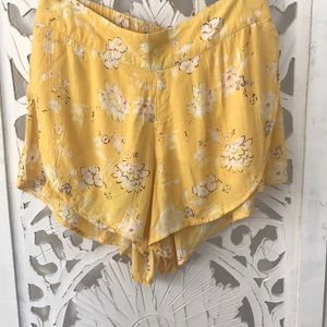 🛍FLASH SALE💫 Billabong Shorts 🌼